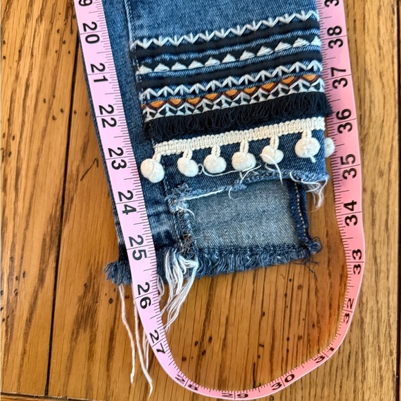 Mavi Blue Distressed Embroidered Cropped ankle Jeans - Picture 6 of 10